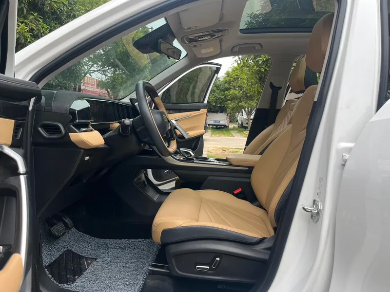 Geely Boyue L 2023 1.5TD DCT Премиальная комплектация интерьер фото 14 Geely Boyue L 2023 1.5TD DCT Премиальная комплектация интерьер фото 14