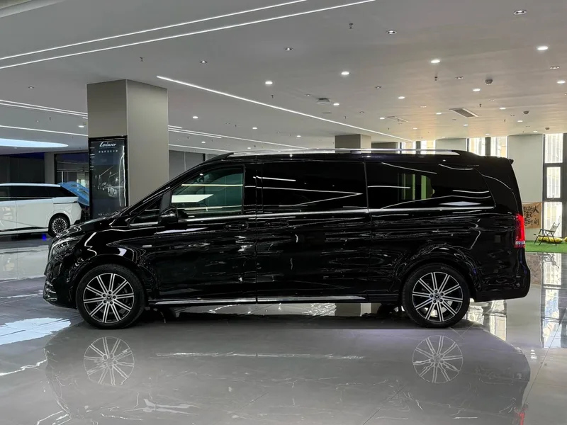 Mercedes-Benz V-Class 2022 V 260 L Empattement long version de luxe extérieur photo 3 Mercedes-Benz V-Class 2022 V 260 L Empattement long version de luxe extérieur photo 3