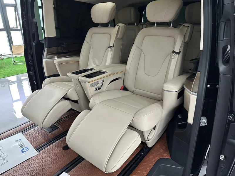 Mercedes-Benz V-Class 2022 V 260 L Empattement long version de luxe intérieur photo 11 Mercedes-Benz V-Class 2022 V 260 L Empattement long version de luxe intérieur photo 11