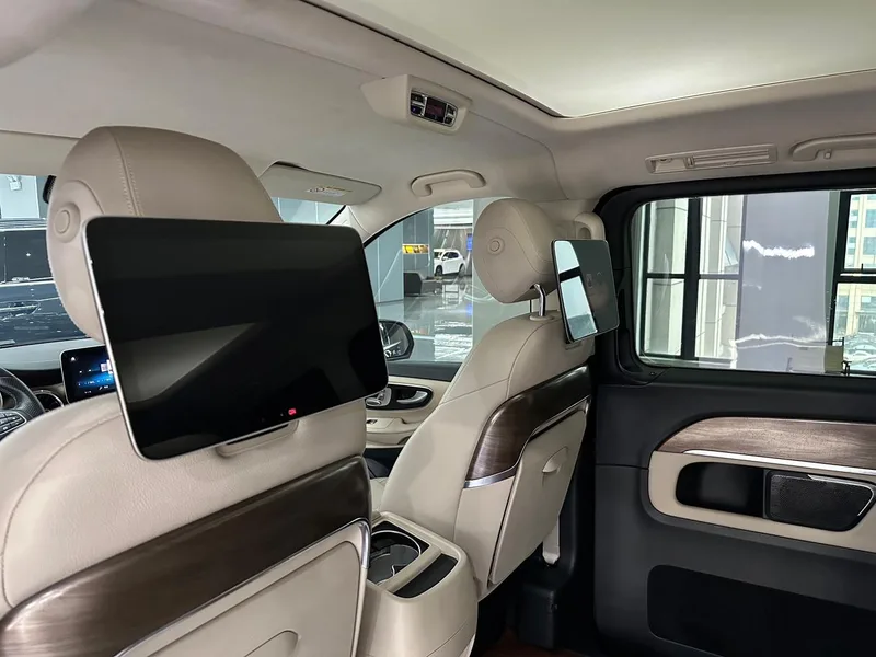 Mercedes-Benz V-Class 2022 V 260 L Empattement long version de luxe intérieur photo 12 Mercedes-Benz V-Class 2022 V 260 L Empattement long version de luxe intérieur photo 12
