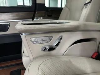 Mercedes-Benz V-Class 2022 V 260 L Empattement long version de luxe intérieur photo 13 Mercedes-Benz V-Class 2022 V 260 L Empattement long version de luxe intérieur photo 13