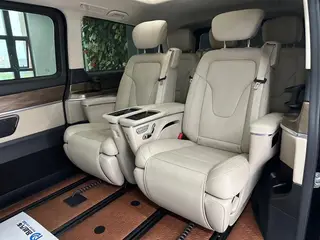 Mercedes-Benz V-Class 2022 V 260 L Empattement long version de luxe intérieur photo 14 Mercedes-Benz V-Class 2022 V 260 L Empattement long version de luxe intérieur photo 14