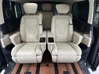 Mercedes-Benz V-Class 2022 V 260 L Empattement long version de luxe intérieur photo 15 Mercedes-Benz V-Class 2022 V 260 L Empattement long version de luxe intérieur photo 15