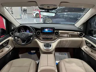 Mercedes-Benz V-Class 2022 V 260 L Empattement long version de luxe intérieur photo 17 Mercedes-Benz V-Class 2022 V 260 L Empattement long version de luxe intérieur photo 17