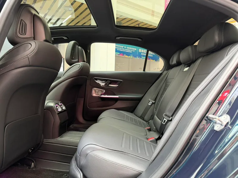 Mercedes-Benz C-Class 2023 Restyling C 260 L Sports version interior photo 13 Mercedes-Benz C-Class 2023 Restyling C 260 L Sports version interior photo 13