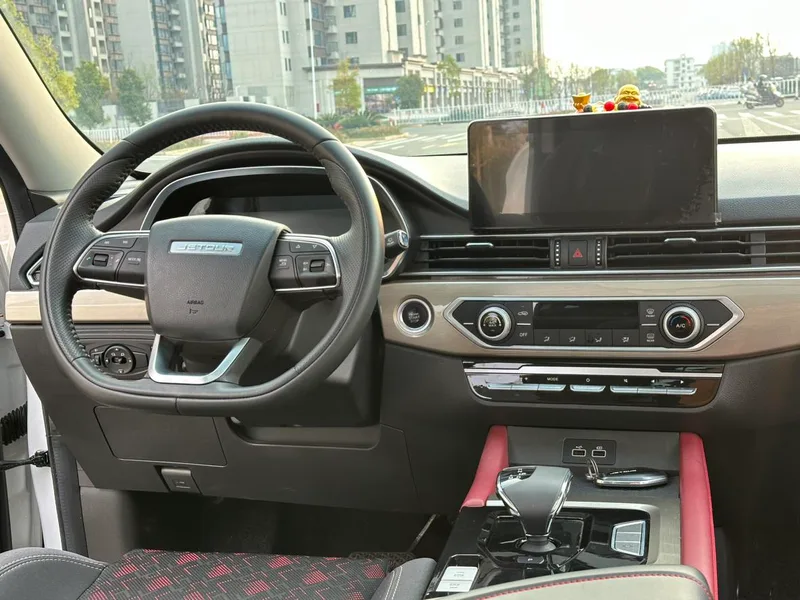 Jetour X70 2023 1.5T DCT To surpass PRO 5 seat interior photo 12