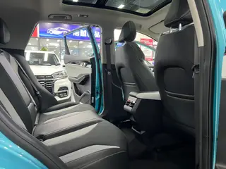 Geely Coolray 2022 Binyue COOL 1.5T DCT Battle interior foto 8 Geely Coolray 2022 Binyue COOL 1.5T DCT Battle interior foto 8