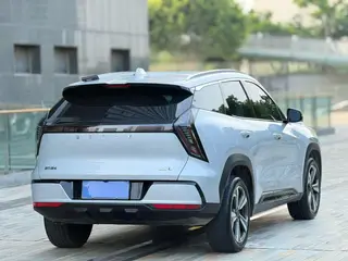 Geely Boyue L 2025 Cuarta generación 1.5TD DCT Río de montaña exterior foto 2 Geely Boyue L 2025 Cuarta generación 1.5TD DCT Río de montaña exterior foto 2