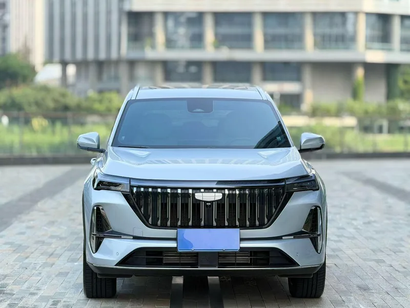 Geely Boyue L 2025 Cuarta generación 1.5TD DCT Río de montaña exterior foto 3 Geely Boyue L 2025 Cuarta generación 1.5TD DCT Río de montaña exterior foto 3