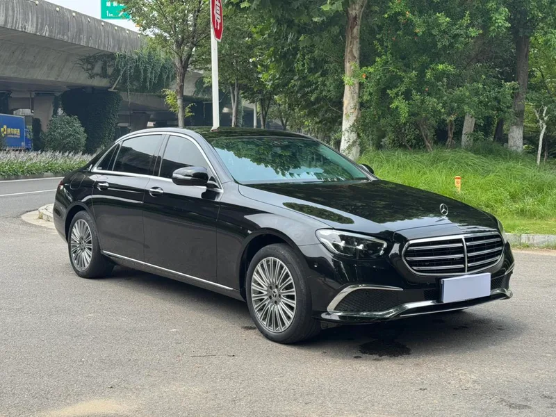 Mercedes-Benz E-Class 2022 E 260 L Passenger car exterior photo 3