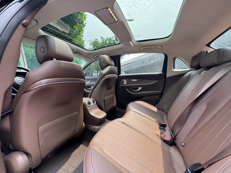 Mercedes-Benz E-Class 2022 E 260 L Passenger car exterior photo 5