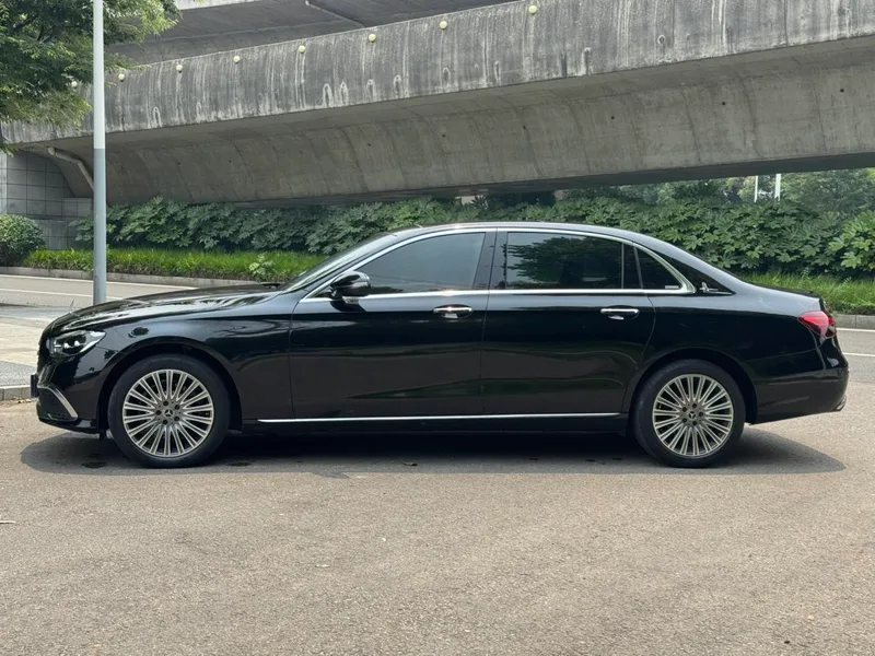Mercedes-Benz E-Class 2022 E 260 L Passenger car interior photo 10