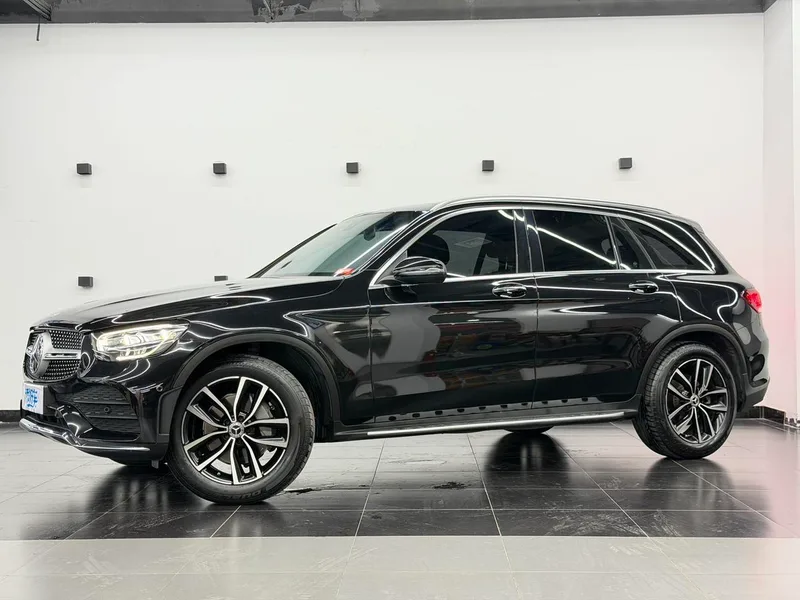 Mercedes-Benz GLC 2021 GLC 260 L 4MATIC Luxury type exterior photo 1 Mercedes-Benz GLC 2021 GLC 260 L 4MATIC Luxury type exterior photo 1