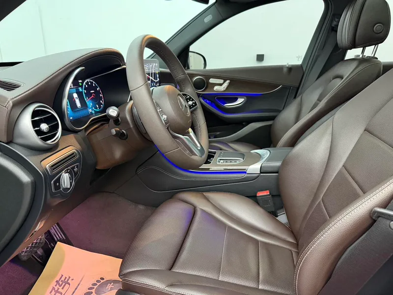 Mercedes-Benz GLC 2021 GLC 260 L 4MATIC Luxury type exterior photo 4 Mercedes-Benz GLC 2021 GLC 260 L 4MATIC Luxury type exterior photo 4