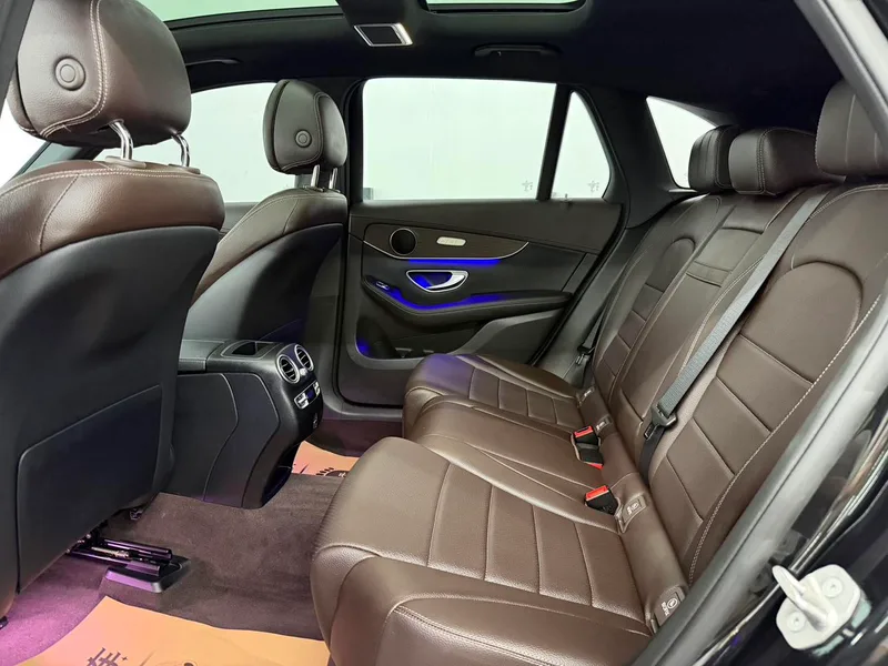 Mercedes-Benz GLC 2021 GLC 260 L 4MATIC Luxury type exterior photo 6 Mercedes-Benz GLC 2021 GLC 260 L 4MATIC Luxury type exterior photo 6