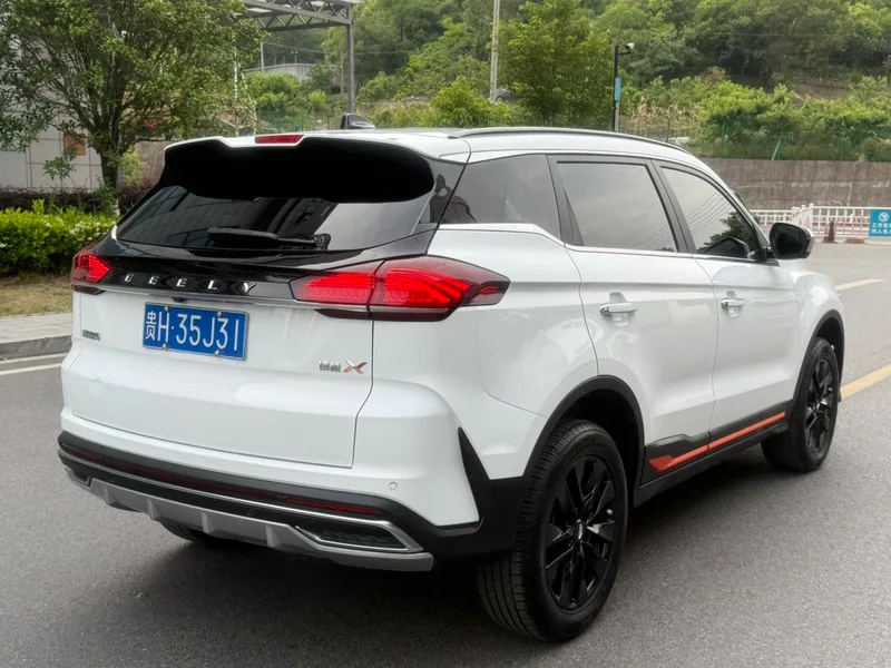 Geely Boyue 2022 Boyue X 1.8TD DCT Smart interior photo 8 Geely Boyue 2022 Boyue X 1.8TD DCT Smart interior photo 8