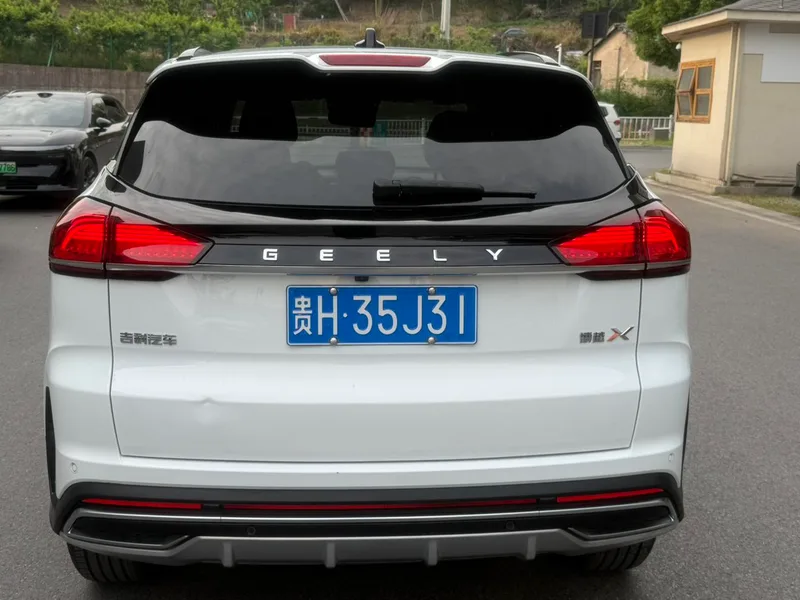 Geely Boyue 2022 Boyue X 1.8TD DCT Smart interior photo 9 Geely Boyue 2022 Boyue X 1.8TD DCT Smart interior photo 9