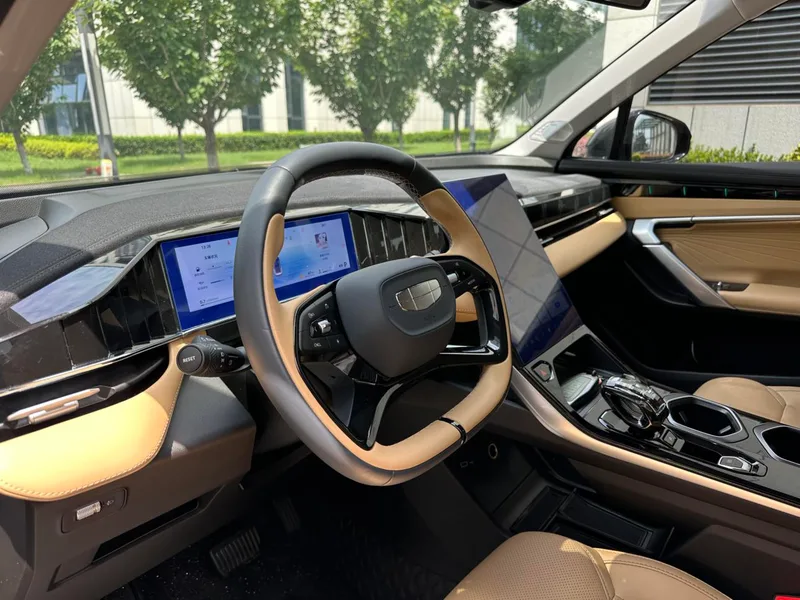 Geely Boyue L 2023 2.0TD DCT Acabado premium exterior foto 4 Geely Boyue L 2023 2.0TD DCT Acabado premium exterior foto 4