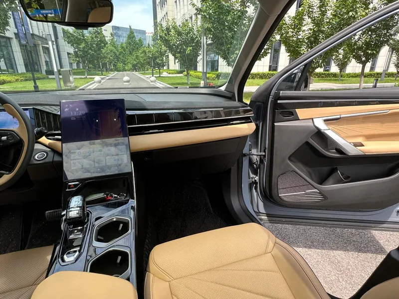 Geely Boyue L 2023 2.0TD DCT Acabado premium interior foto 11 Geely Boyue L 2023 2.0TD DCT Acabado premium interior foto 11