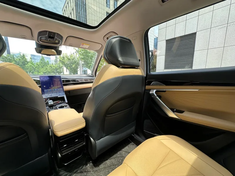 Geely Boyue L 2023 2.0TD DCT Acabado premium interior foto 17 Geely Boyue L 2023 2.0TD DCT Acabado premium interior foto 17
