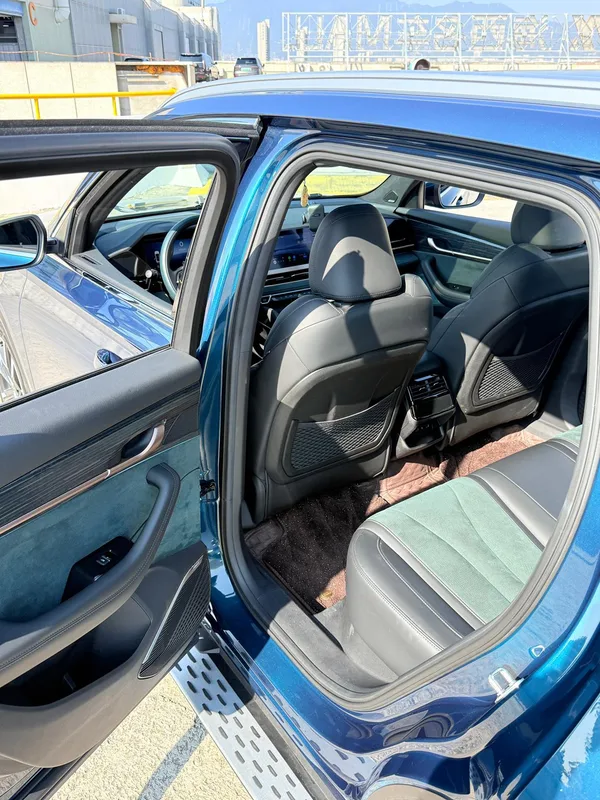 Geely Monjaro 2021 2.0TD DCT EVO Type de sagesse à deux roues motrices intérieur photo 7 Geely Monjaro 2021 2.0TD DCT EVO Type de sagesse à deux roues motrices intérieur photo 7