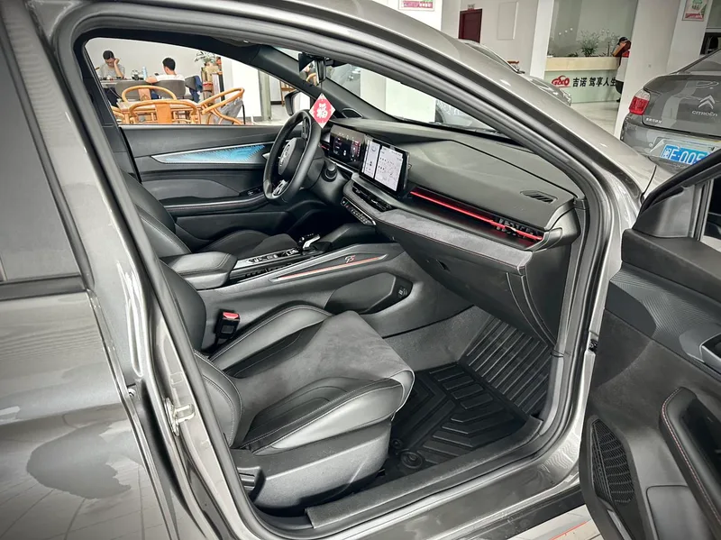 Geely Binrui 2022 Binrui COOL 1.5T DCT Versión Thunder interior foto 6 Geely Binrui 2022 Binrui COOL 1.5T DCT Versión Thunder interior foto 6