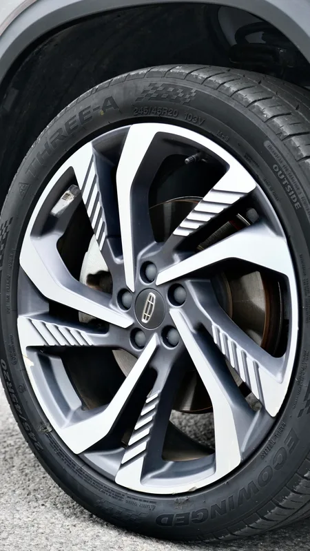 Geely Monjaro 2021 2.0TD DCT EVO Two-wheel-drive Zhizun type exterior photo 4 Geely Monjaro 2021 2.0TD DCT EVO Two-wheel-drive Zhizun type exterior photo 4