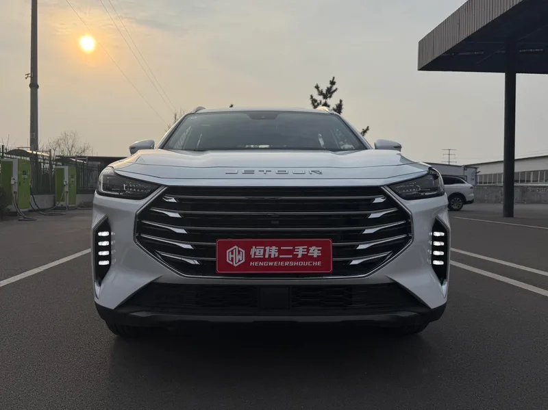 Jetour X70 PLUS 2025 1.5T CVT Флагманская версия PRO5 Кресло экстерьер фото 2 Jetour X70 PLUS 2025 1.5T CVT Флагманская версия PRO5 Кресло экстерьер фото 2