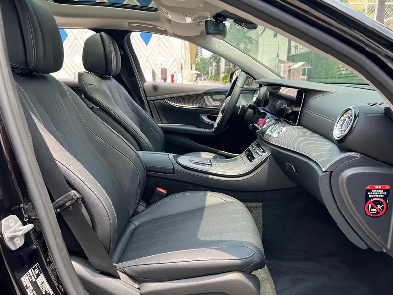 Mercedes-Benz E-Class 2023 E 300 L Модный тип Седан интерьер фото 12