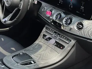 Mercedes-Benz E-Class 2023 E 300 L Модный тип Седан интерьер фото 13