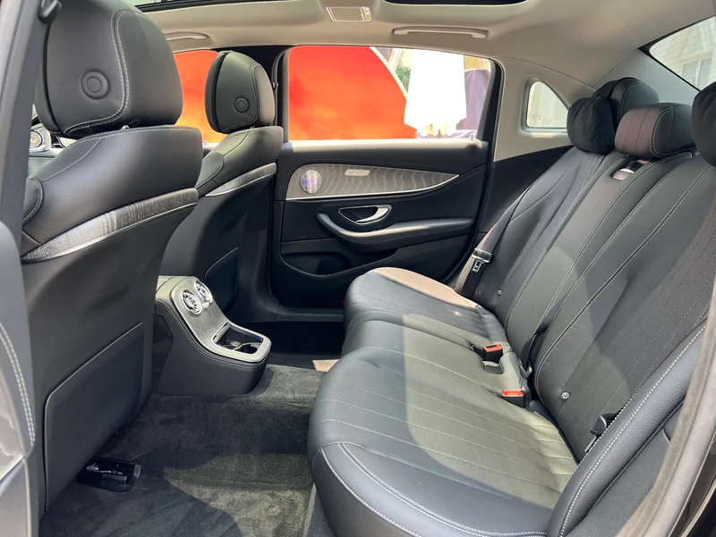 Mercedes-Benz E-Class 2023 E 300 L Модный тип Седан интерьер фото 14