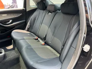 Mercedes-Benz E-Class 2023 E 300 L Модный тип Седан интерьер фото 15