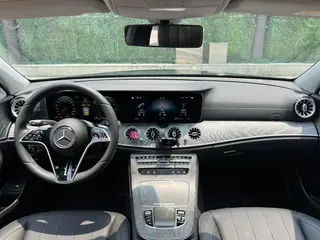 Mercedes-Benz E-Class 2023 E 300 L Модный тип Седан интерьер фото 16