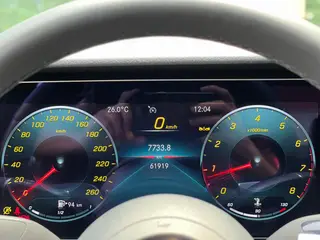 Mercedes-Benz E-Class 2023 E 300 L Модный тип Седан интерьер фото 18