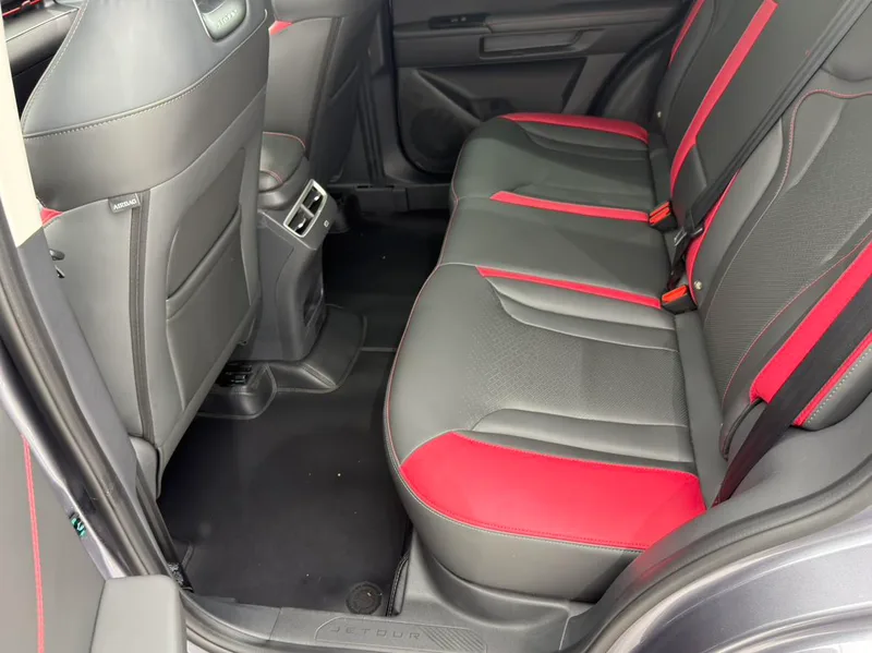 Jetour Dasheng 2024 1.5T DCT Longteng Edition PRO interior photo 14 Jetour Dasheng 2024 1.5T DCT Longteng Edition PRO interior photo 14