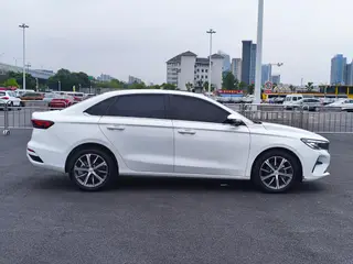 Geely Emgrand 2023 4e génération Version championnat 1.5L CVT Finition premium extérieur photo 4 Geely Emgrand 2023 4e génération Version championnat 1.5L CVT Finition premium extérieur photo 4