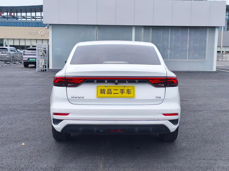 Geely Emgrand 2023 4e génération Version championnat 1.5L CVT Finition premium extérieur photo 7 Geely Emgrand 2023 4e génération Version championnat 1.5L CVT Finition premium extérieur photo 7