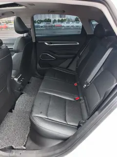 Geely Emgrand 2023 4e génération Version championnat 1.5L CVT Finition premium intérieur photo 10 Geely Emgrand 2023 4e génération Version championnat 1.5L CVT Finition premium intérieur photo 10