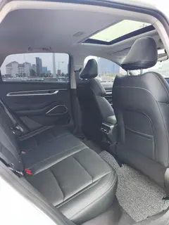 Geely Emgrand 2023 4e génération Version championnat 1.5L CVT Finition premium intérieur photo 12 Geely Emgrand 2023 4e génération Version championnat 1.5L CVT Finition premium intérieur photo 12