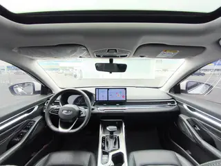 Geely Emgrand 2023 4e génération Version championnat 1.5L CVT Finition premium intérieur photo 13 Geely Emgrand 2023 4e génération Version championnat 1.5L CVT Finition premium intérieur photo 13