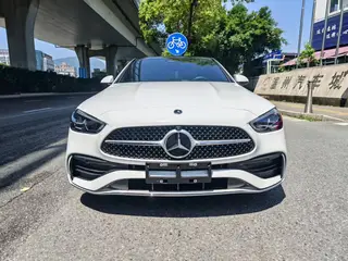 Mercedes-Benz C-Class 2025 Reforma C 260 L Versión deportiva exterior foto 2