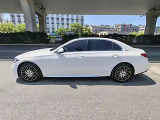 Mercedes-Benz C-Class 2025 Reforma C 260 L Versión deportiva exterior foto 3