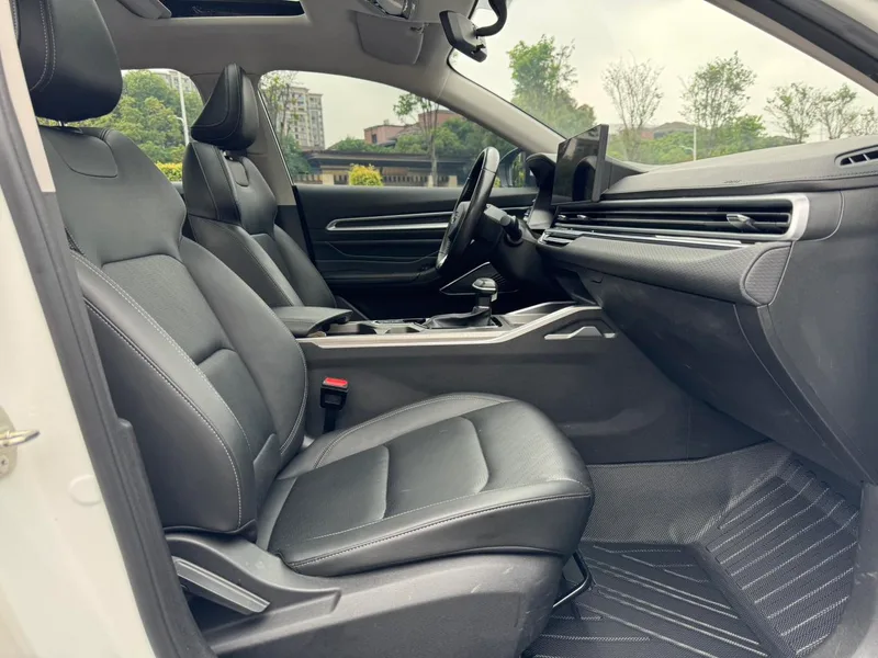 Geely Emgrand 2023 4th Gen Champion Edition 1.5L CVT Premium Trim exterior photo 7 Geely Emgrand 2023 4th Gen Champion Edition 1.5L CVT Premium Trim exterior photo 7