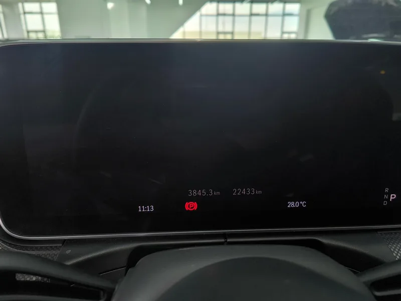 Mercedes-Benz C-Class 2024 C 260 L Versión deportiva interior foto 8