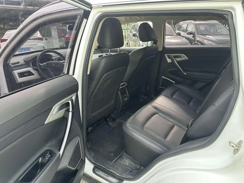 Geely Boyue 2020 1.8TD DCT Two-drive intelligent joint type 4G Interconnected Edition interior photo 9 Geely Boyue 2020 1.8TD DCT Two-drive intelligent joint type 4G Interconnected Edition interior photo 9