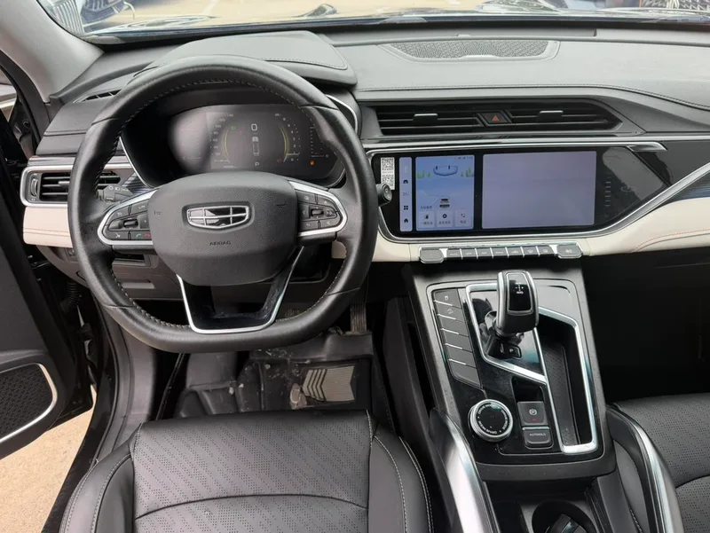 Geely Boyue 2022 Boyue X 1.8TD DCT Inteligente exterior foto 4 Geely Boyue 2022 Boyue X 1.8TD DCT Inteligente exterior foto 4