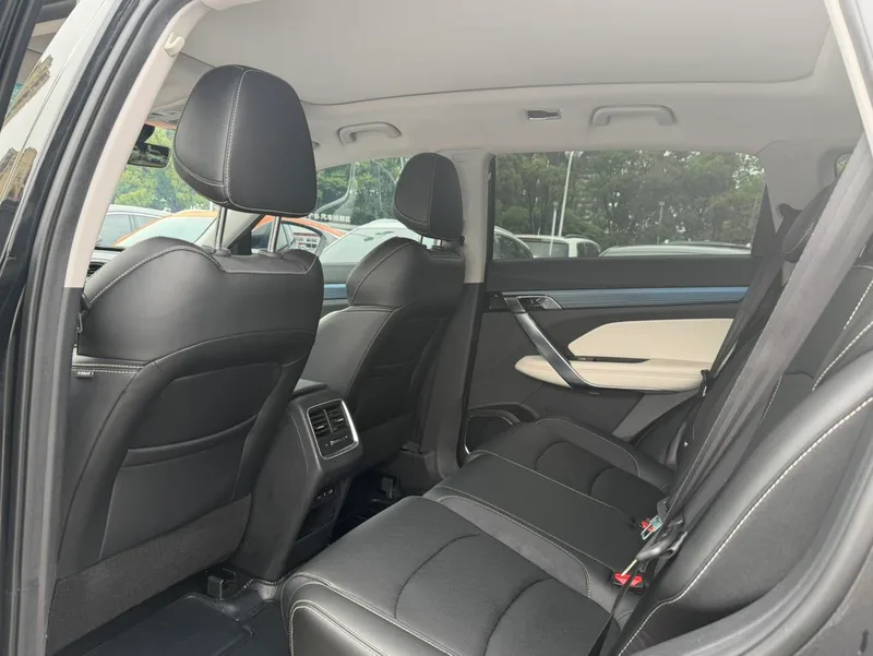Geely Boyue 2022 Boyue X 1.8TD DCT Inteligente interior foto 9 Geely Boyue 2022 Boyue X 1.8TD DCT Inteligente interior foto 9
