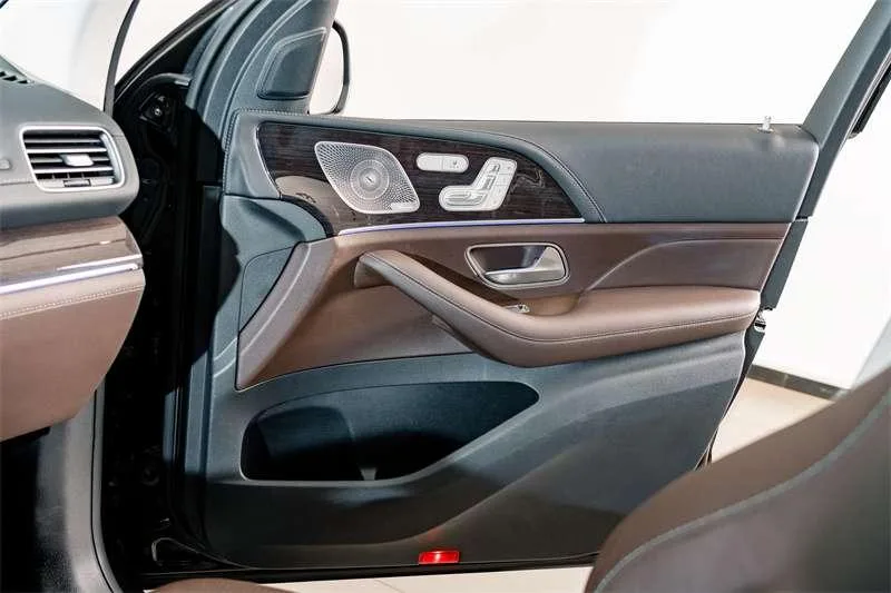 Mercedes-Benz GLS 2021 GLS 450 4MATIC Fashionable interior photo 17