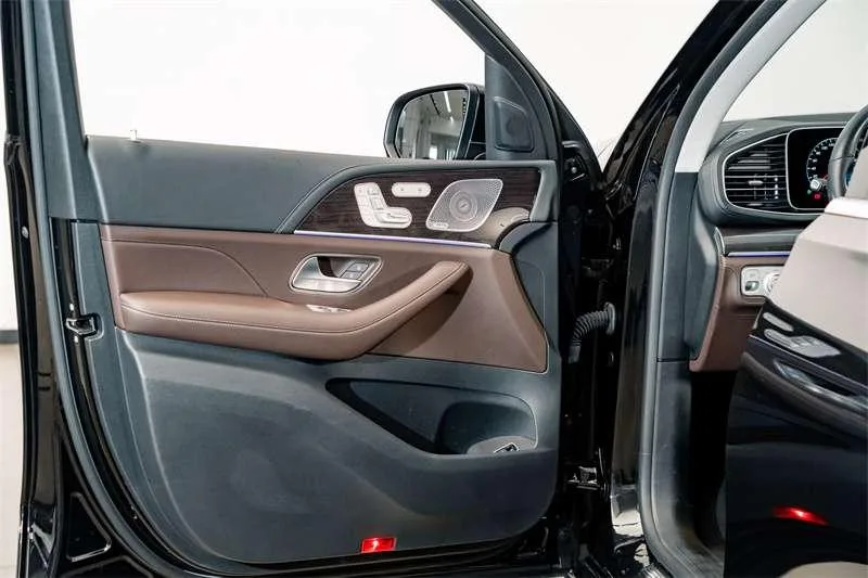 Mercedes-Benz GLS 2021 GLS 450 4MATIC Fashionable interior photo 18