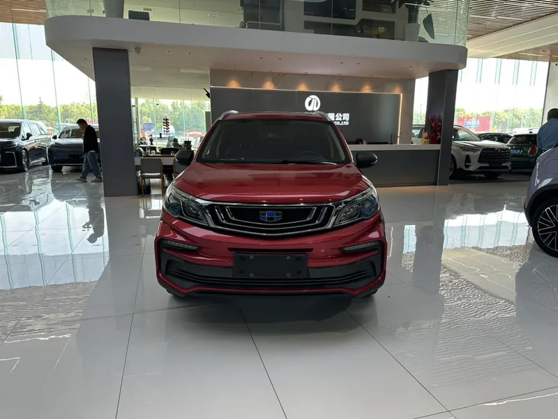 Geely Vision X3 2020 1.5L CVT Acabado premium exterior foto 2 Geely Vision X3 2020 1.5L CVT Acabado premium exterior foto 2